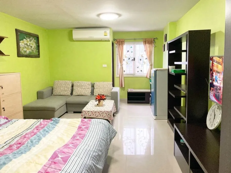 ให้เช่า คอนโด รีเจ้นท์ โฮม 1 พหลโยธิน 67 ห้องสตูดิโอ ตกแต่งโทนสีสดใส ราคาเบาๆ มาแต่ตัวเข้าอยู่ได้เลย