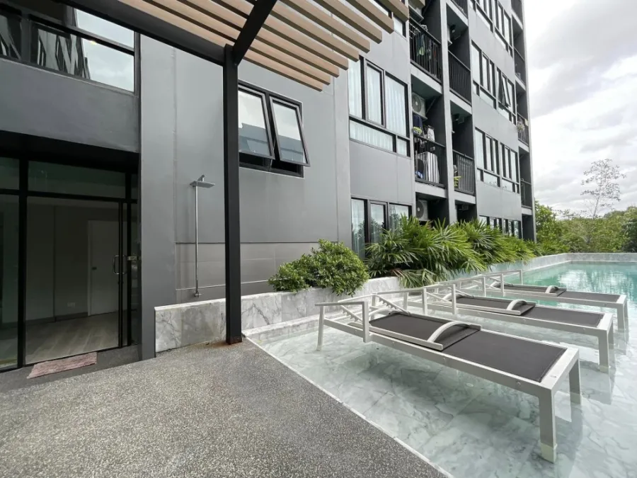 For rent: The Independent Condo Amata, natural view, clean room, very comfortable, fully furnished, don't miss it.