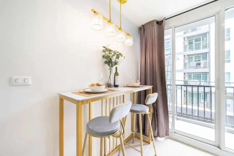 For sale: Levo Ladprao 18 Phase 2, 4th floor, beautifully decorated room, fully furnished, ready to move in, don't miss it.