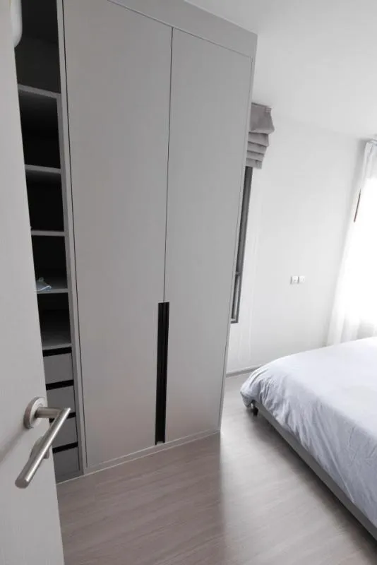 For rent Life Ladprao 2 bedrooms 2 bathrooms with everything this price like this Don't let it miss it, rent it.
