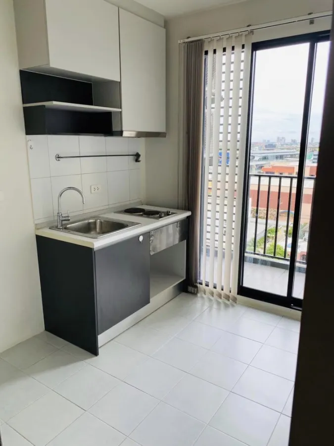 For sale The Base Changwattana ชั้น 11 วิวรถไฟฟ้า ไม่ติดกับห้องใคร เป็นส่วนตัว ราคาดี อย่าพลาด