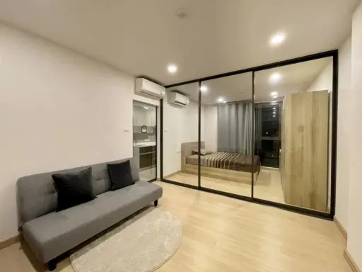 For rent, Supalai Prime Rama 9, spacious room, fully furnished. Electrical appliances are ready. Hurry and reserve before it slips away.