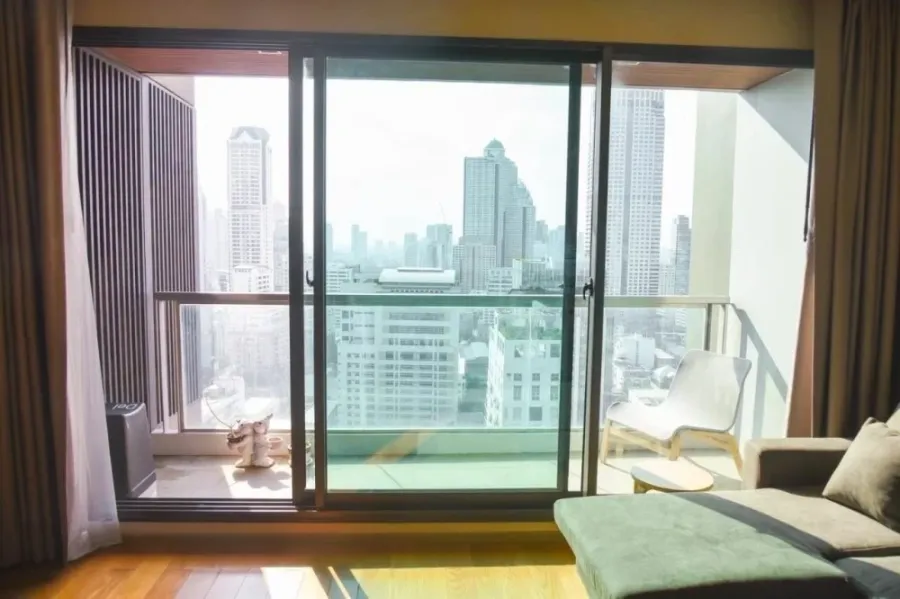 For sale or rent, The Address Sathorn, 2 bedrooms, lots of usable space. Comes with complete amenities. Book now.