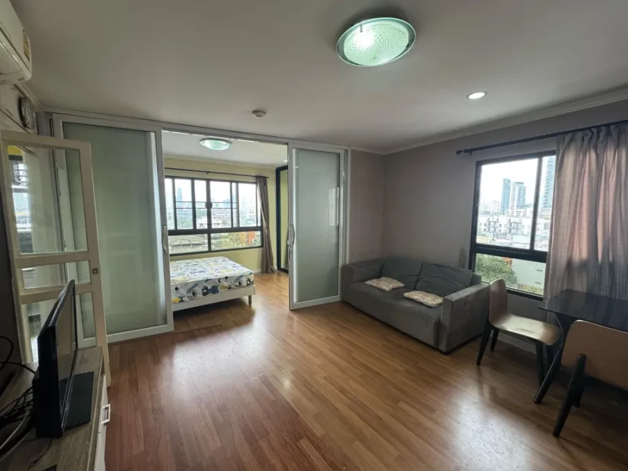 ขาย ให้เช่า Lumpini Place Narathiwas 24 ชั้น 9 ห้องแต่งครบ พร้อมเข้าอยู่ จองเลยจ้า
