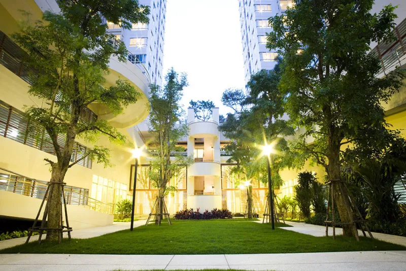 ขาย เซ็นทริค ซีน รัชวิภา วิวสระว่ายน้ำ สวยมาก บรรยากาศดี จองเลย!!