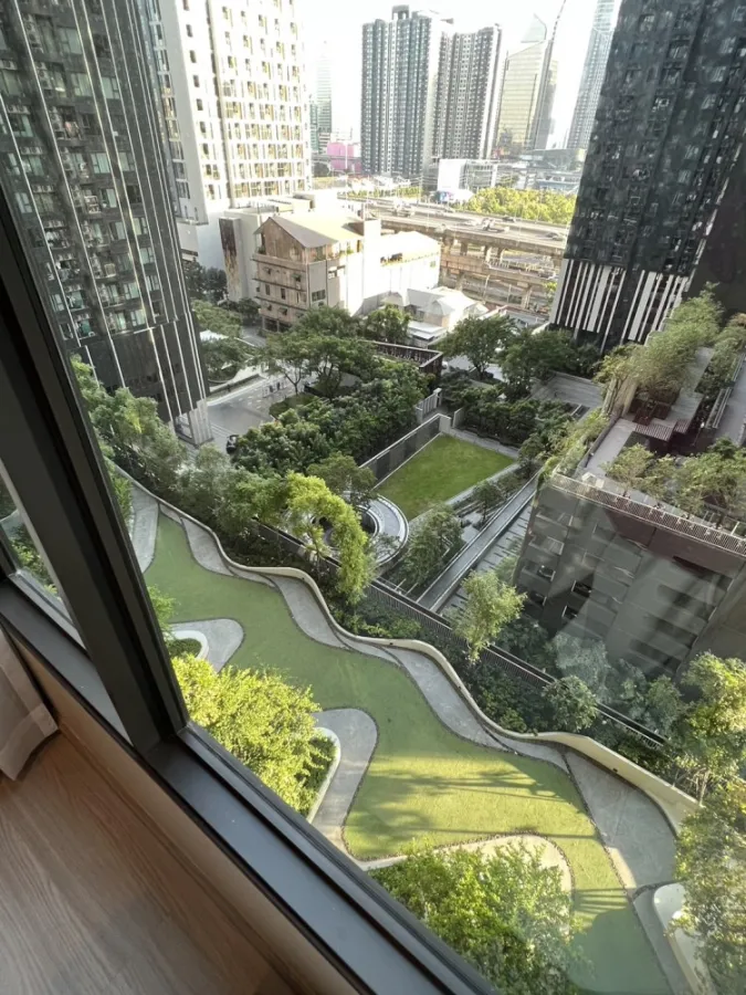 Condo for rent, Life Asoke-Rama 9, ready-to-move-in condo on prime location, business area, urgent!!