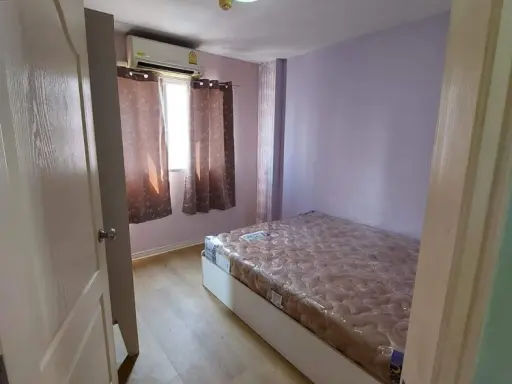 For rent, Lumpini Condo Town Rattanathibet, 5th floor, fully furnished room, just carry your bags and move in immediately. Book now, urgent.