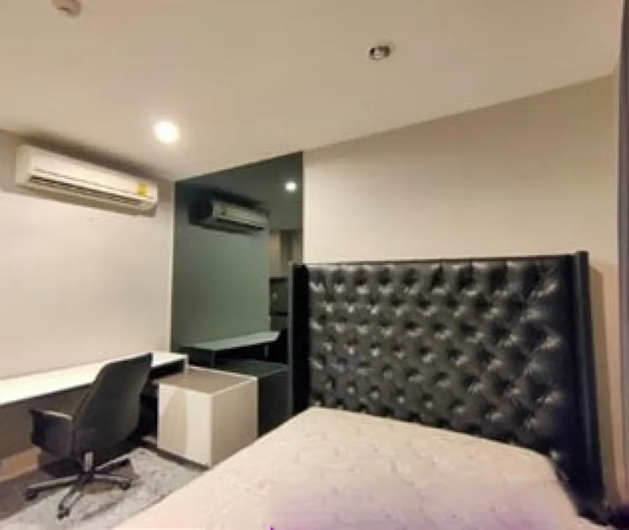 Condo for sale: Ideo Mobi Sukhumvit Eastgate with luxury furniture Go in, good location, don't miss it!