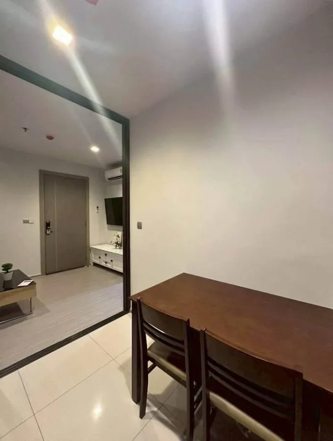For sale/rent: Life Asoke-Rama 9, 9 rooms ready to move in, fully furnished, appliances included. Come and own it today, don't miss out!