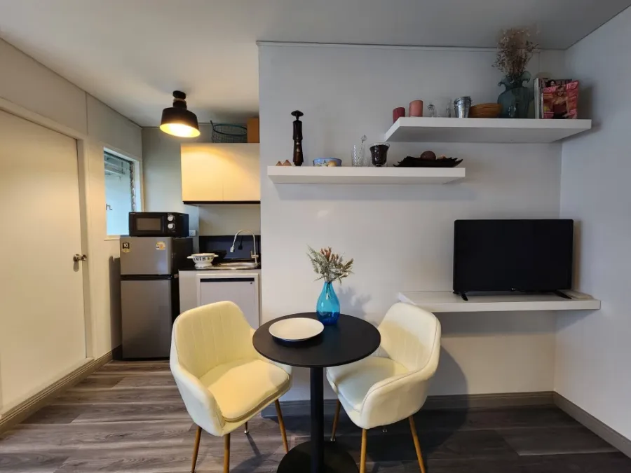 Urgent sale! Lumpini Condo Town Romklao-Suvarnabhumi. Fully furnished and ready to move in. Complete with furniture and appliances. Buy now! Don't mis
