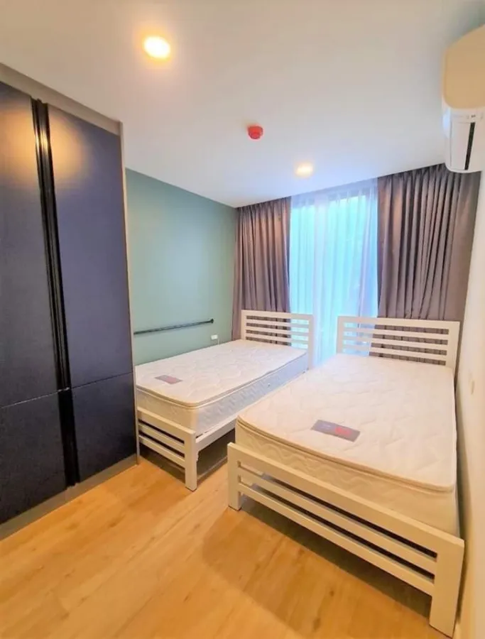 ให้เช่า คอนโด แอททิจูด บียู วิวสระว่ายน้ำและตึก ห้องอยู่ทางทิศไต้ พลาดไม่ได้แล้ว