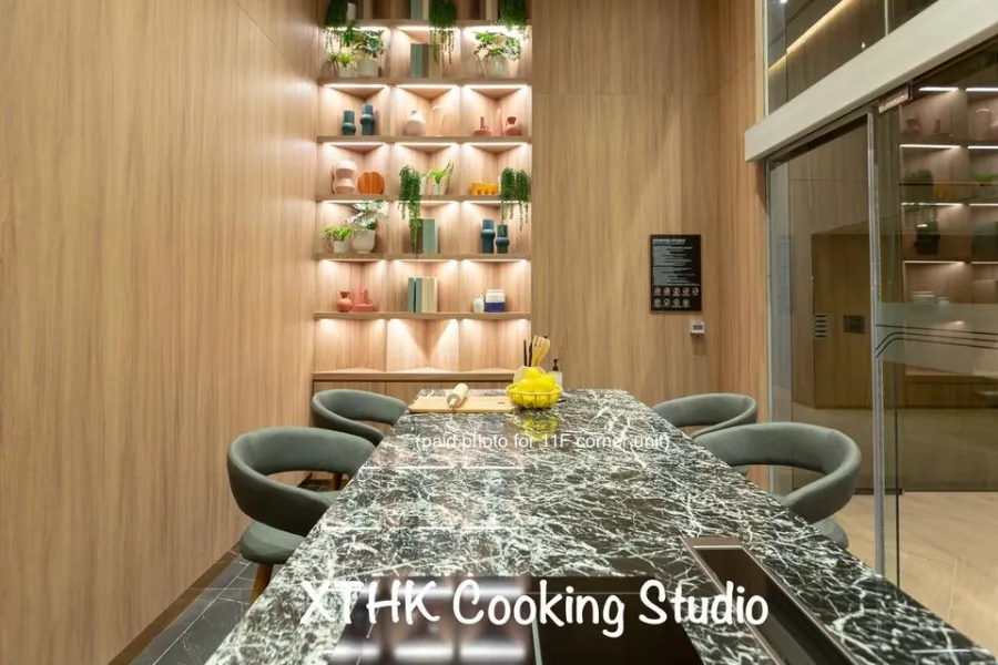 For sale for rent XT Huaikhwang, very nice room. Chic, colorful decorations With premium grade furniture, reserve now.