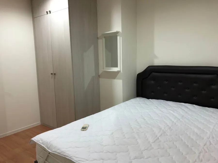 For rent, Lumpini Ville Prachachuen-Phong Phet 2, corner room on the edge, good view, no block, definitely not disappointed when booking.