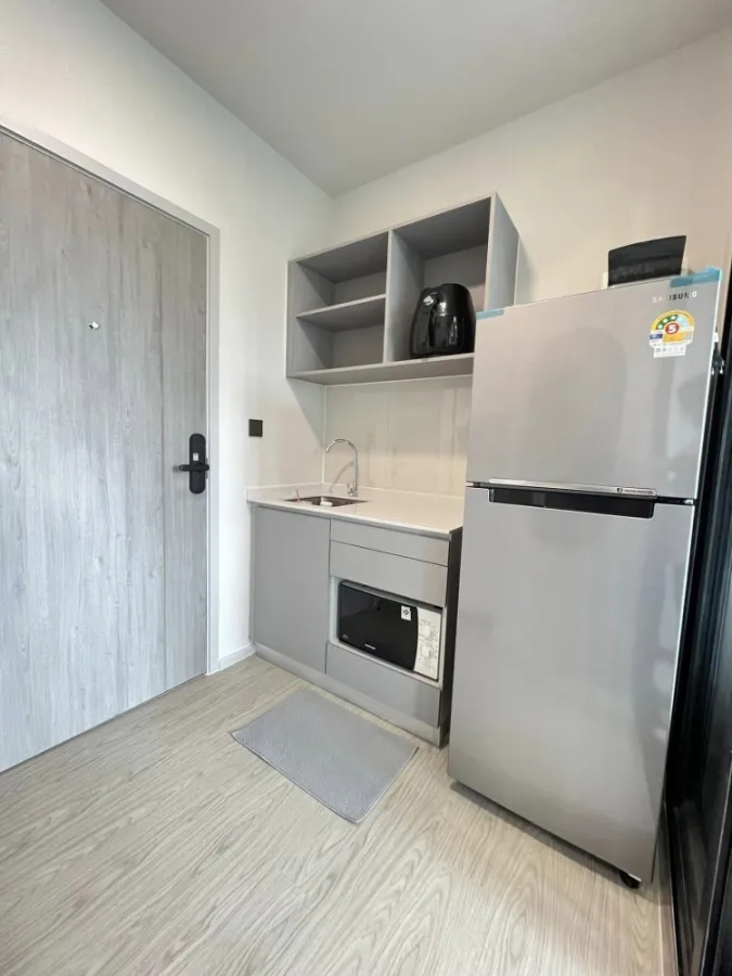 For rent: Cave Pop Salaya, glass-partitioned room with train view and amenities. Hurry and book now!