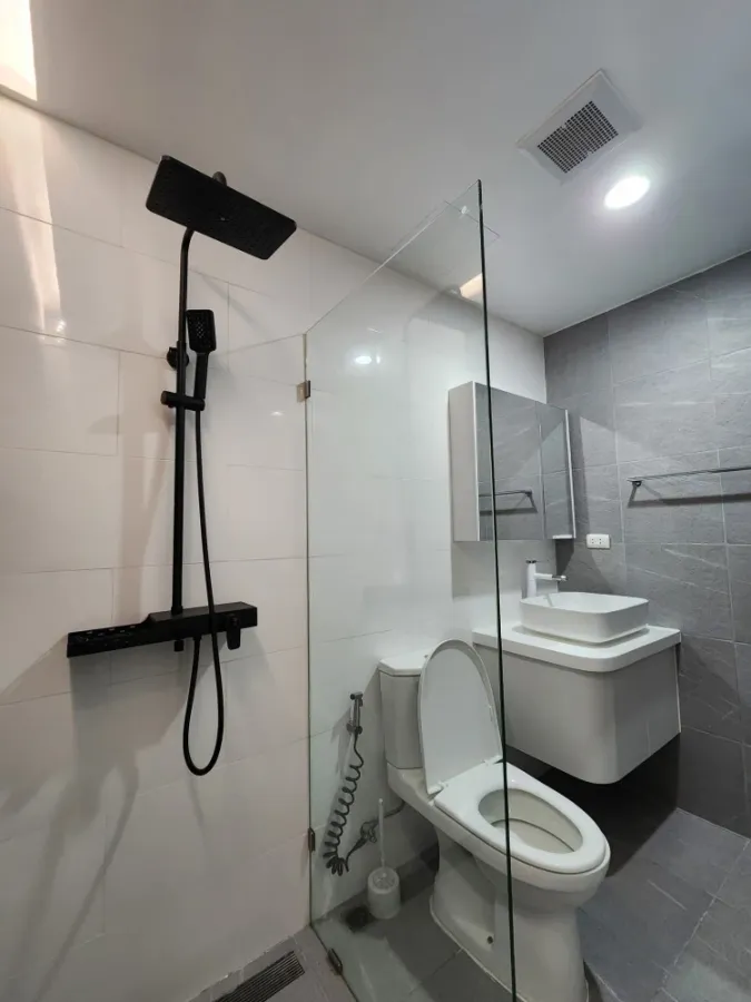 ขาย ให้เช่า XT Huaikhwang ห้องกว้างพื้นที่ใช้สอยเยอะ บิ้วอินเฟอร์นิเจอร์อย่างดี รีบจองเลยด่วนๆ