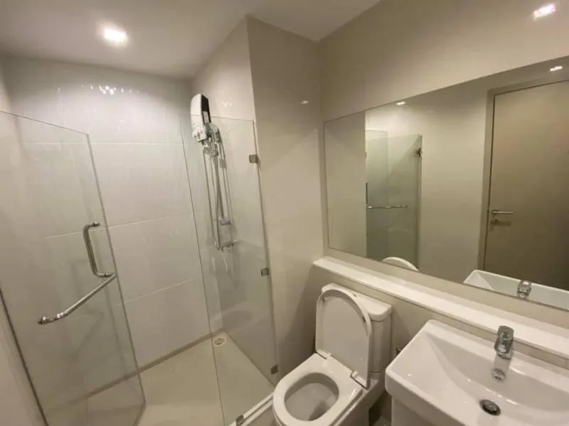 For rent, Life Ladprao, 1 bedroom, 1 bathroom, new furniture, full set, great view, book now, you will regret it.
