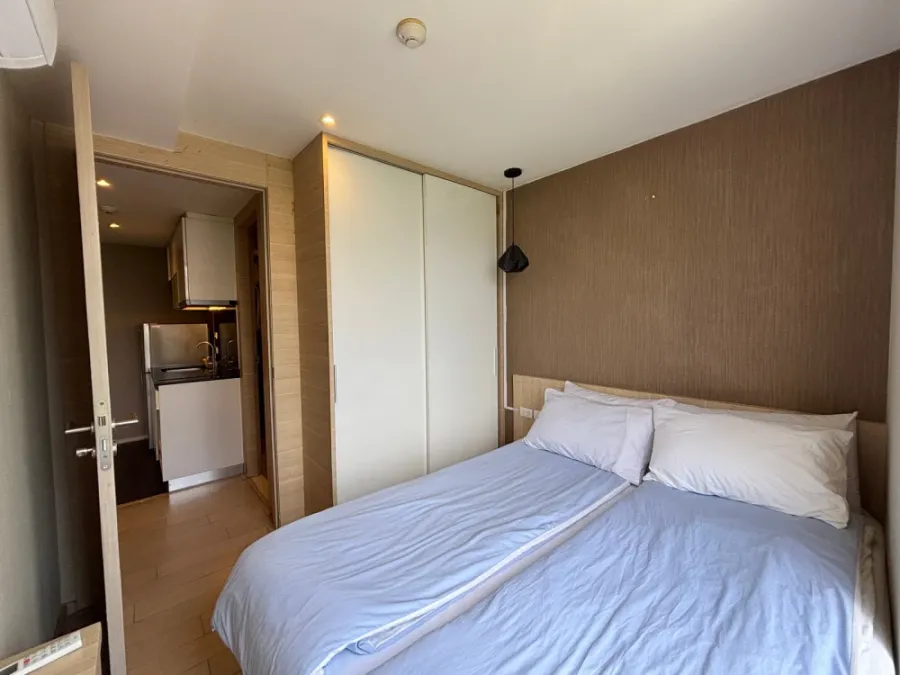 Klass Condo Silom for rent, 8th floor. Nice, fully furnished. Book now! Don't miss out!