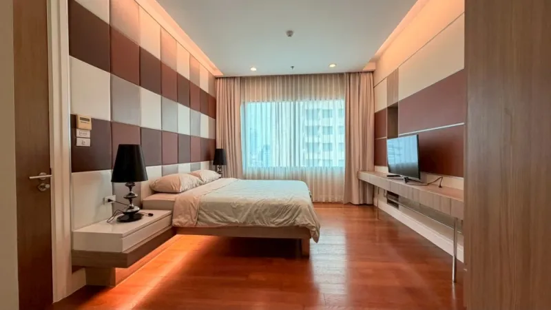 ขาย ให้เช่า Bright Sukhumvit 24 1 ห้องนอน 1 ห้องน้ำ พื้นที่ใช้สอยเยอะ เฟอร์ครบ จองเลย