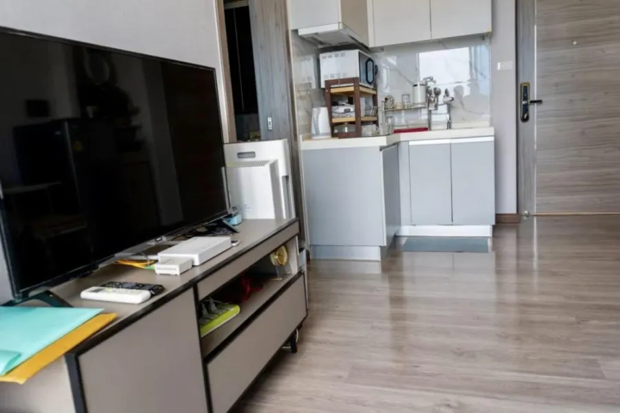 For sale, for rent!! Condo Artisan Ratchada, 18th floor, Building A, beautiful room, good price, ready to move in, don't miss it!!