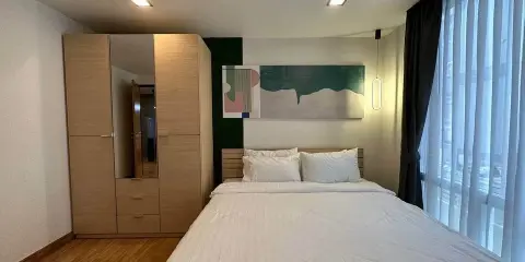 For rent condo The Alcove Sukhumvit 49 ห้องพร้อมอยู่ สิ่งอำนวยความสะดวกครบ มาแต่ตัวเข้าอยู่ได้เลย อย่ารอช้า