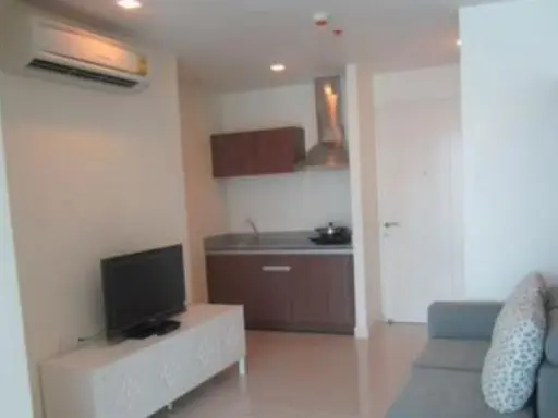 Hurry up. It's here. Let's rent. Wish at Samyan. Hurry up and come quickly.