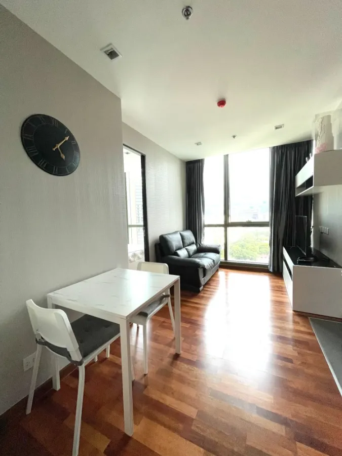 For rent!! Wish Signature Midtown Siam Condo, 22nd floor, south facing, beautiful room, very livable, great price, don't miss it!!