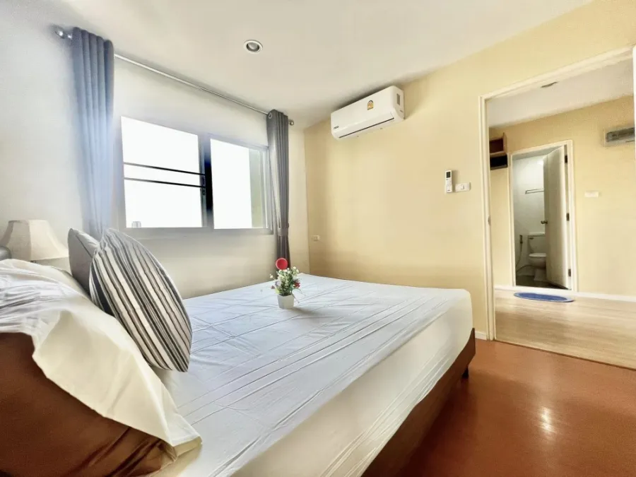 For sale, Lumpini Mega City Bangna, Building D, 15th floor, clear view, fully furnished room, livable, buy now, great value.