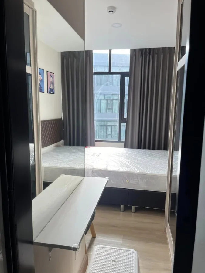 For rent: The Independent Condo Amata, pool view, simple decorated room. With a large TV If you don't reserve, you'll miss a lot.