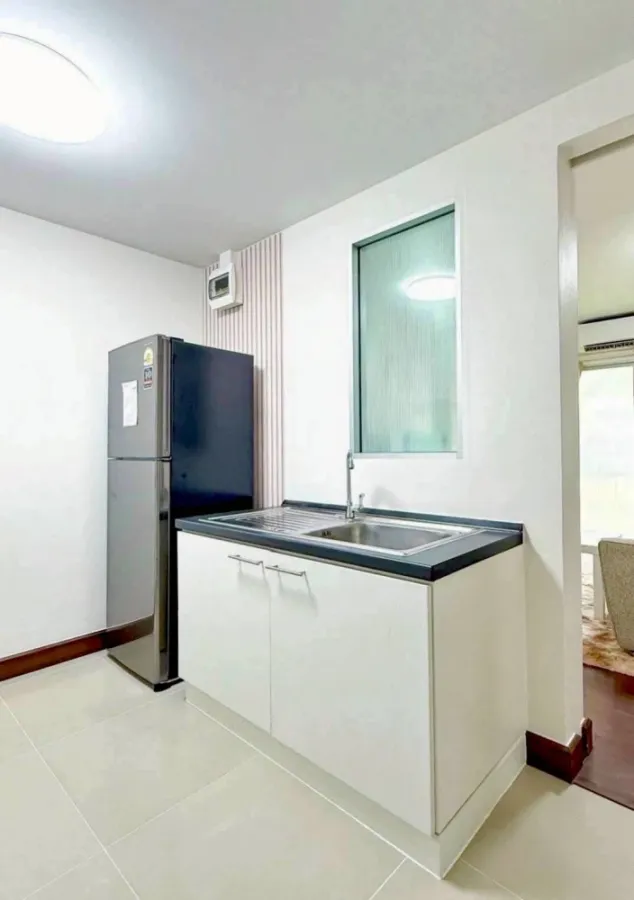 For rent: The Escape Condominium, Sukhumvit 101/1, decorated with beautiful wallpaper, fully furnished, hurry and book now.