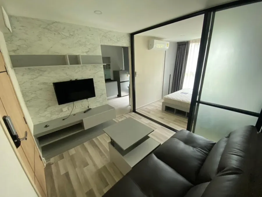 For sale, for rent, The Cube Premium Ratchada 32, simply decorated room, very livable, with a pool view, hurry and reserve now!