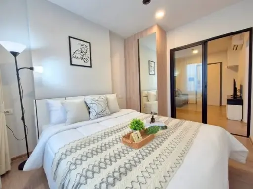 For rent: Chewathai Pinklao. Nice room, fully furnished. Just bring your suitcase! images