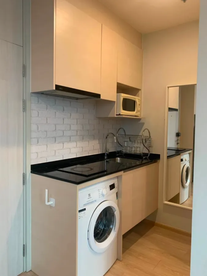 For rent: Noble Revive Ratchada Condo, 1 studio room, 24th floor, high floor with great view, fully furnished. Book now!