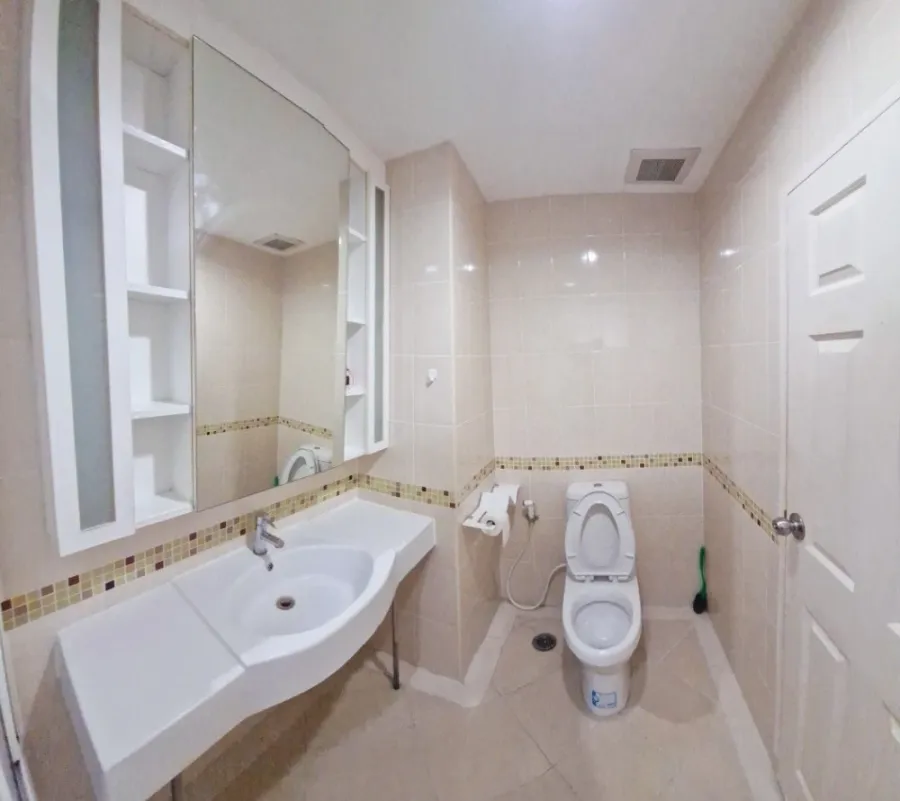 For rent Life at Tha Phra, very beautiful room, very pleasant, 7th floor, high, good condition, fully furnished If interested, hurry to reserve.