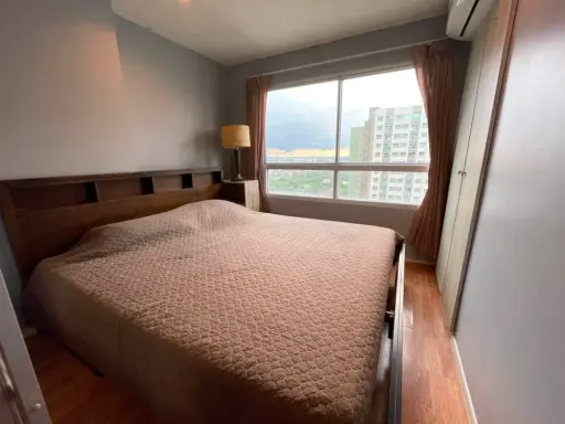 For rent: Lumpini Park Phetkasem 98, ready-to-move-in unit on the 17th floor with great views and complete amenities. Book now!