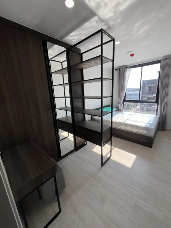 For rent Nue Cross Krukot ห้องกั้นเป็นสัดส่วน ห้องรับแสงดี เตียงใหญ่น่านอน ราคาสุดปัง พลาดไม่ได้