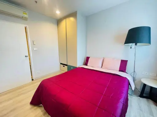 For Rent Centric Sea, the room is divided into proportions. Comes with good furniture. Just come and move in right away. images