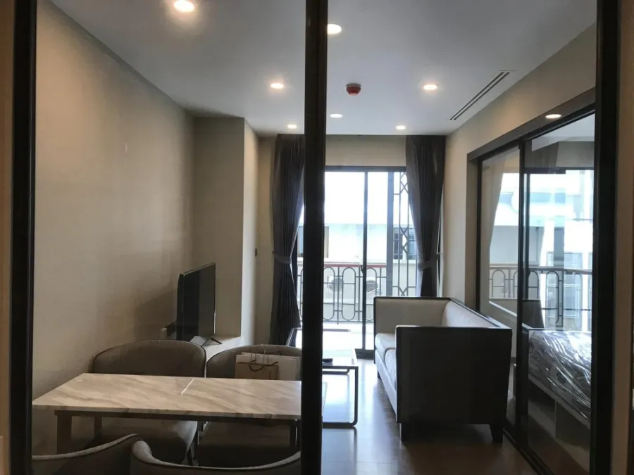 Condo for rent or sale, Na Vara Residence, 6th floor, spacious room, airy, comfortable, decorated nicely, if you don't book, you'll miss out.