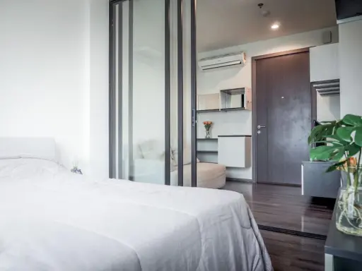 Condo for rent, The Base Park West, 16th floor, city view, complete facilities, ready to move in, friendly price, don't wait.