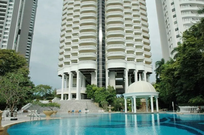 Sky Beach 2-bedroom condo for sale. Spacious living area, great location, fully furnished and equipped with amenities. Book now!