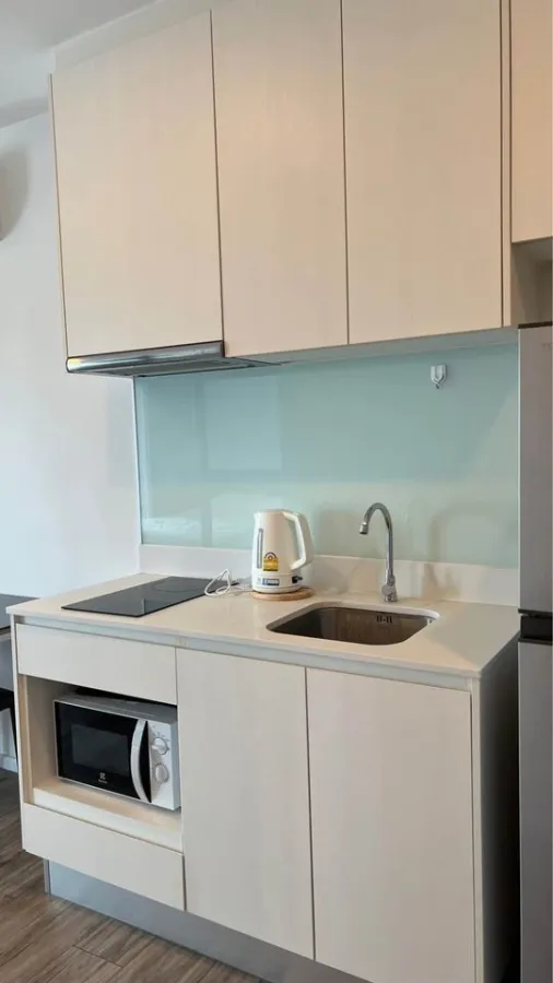 For sale and rent: Knightsbridge The Ocean Sriracha, 25th floor, great sea view, complete set of furniture, hurry and reserve now.