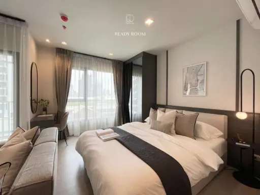 For sale/rent Life Asoke Rama 9, extremely beautiful room. The interior is brand new, very beautifully decorated. This room is a must. Don't miss it.
