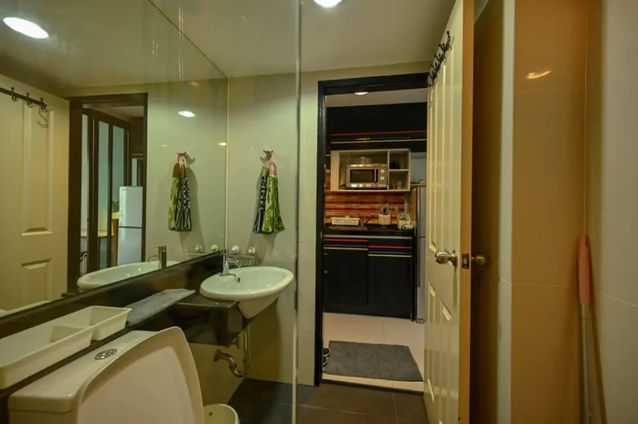 For sale: Chateau In Town Ratchada 20-2 Studio room, 4th floor, includes furniture, ready to move in immediately!!
