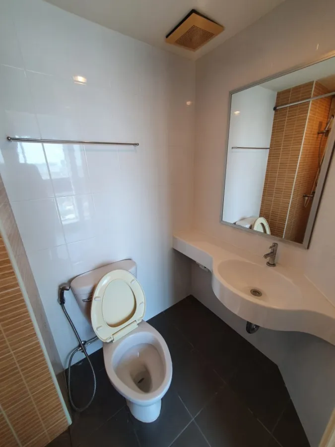 Condo for sale/rent Lumpini Ville Prachachuen-Phongphet 2, super wide room, 17th floor, clear view, hurry up to reserve.