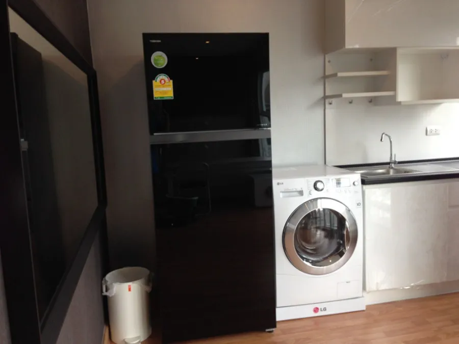 For rent!! Condo The Parkland Grand Asoke-Phetchaburi, city view, pool side, fully furnished!!