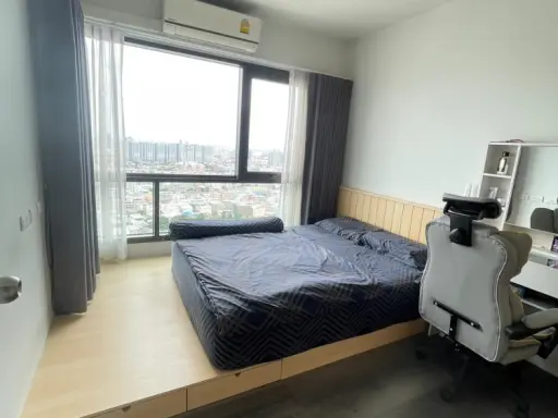 Condo for sale: The Stage Tao Poon-Interchange. The room is in the north, cool and comfortable. Hardly exposed to sunlight, fully decorated, book now.