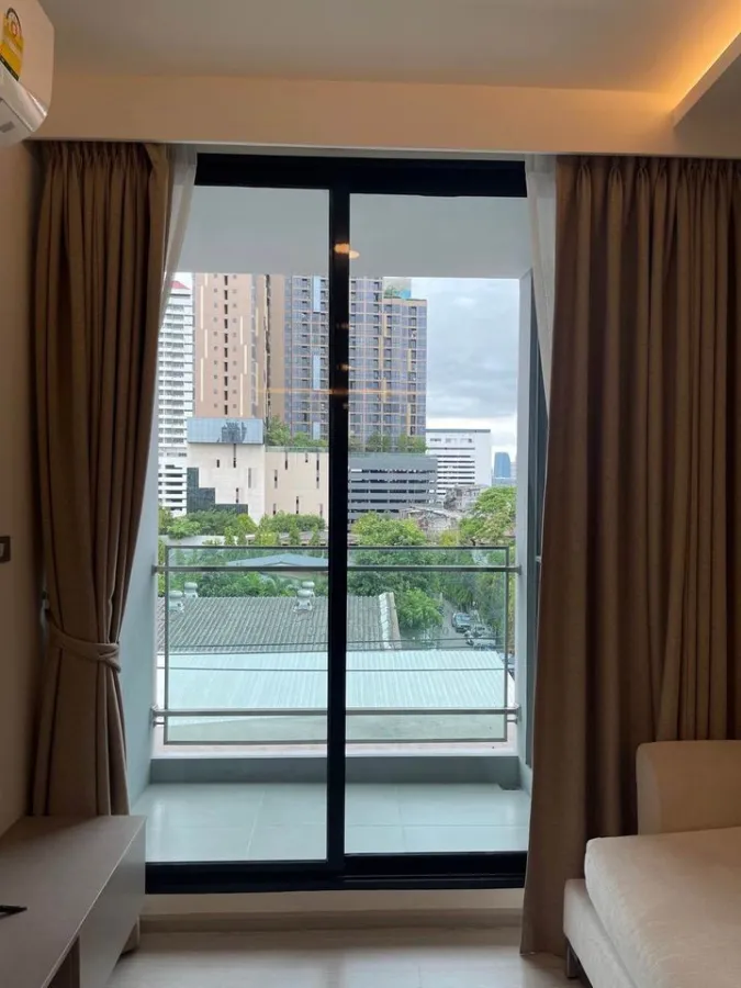For sale/rent VTARA Sukhumvit 36, 5th floor, simply decorated, nice to live in. The room is clean and comfortable. Don't hesitate, book now.