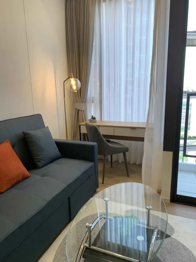 For rent: Landmark @MRTA Station, duplex unit with 2 floors, spacious living area, fully furnished, ready to move in.