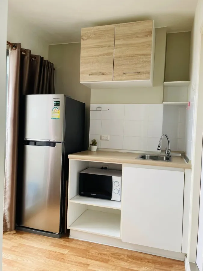 For rent, Lumpini Nawamin Sriburapha, with wallpaper, the whole room is very nice. Sleeper sofa, book now.