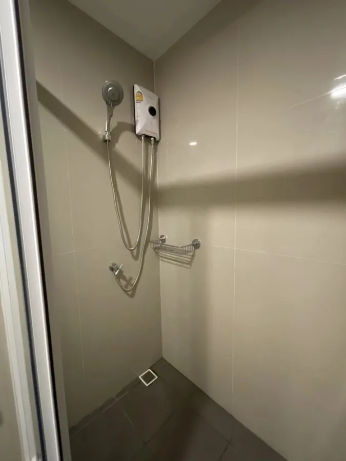 For rent: The Independent Condo Amata, natural view, clean room, very comfortable, fully furnished, don't miss it.