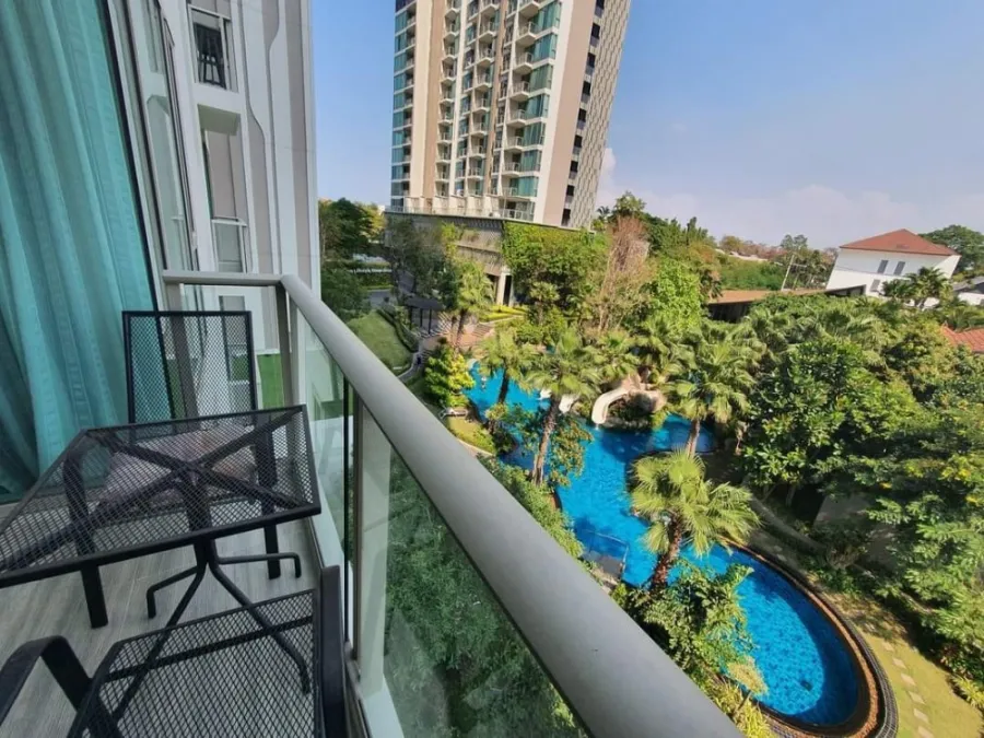 Condo for rent, The Riviera Wongamat Beach (North Pattaya), pool view, beautiful room, ready to move in.